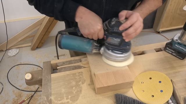 Let's be Honest, these Stands Make the Speaker смотреть онлайн