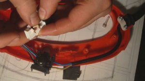 Ремонт садового триммера, электрокосы. Кнопка.