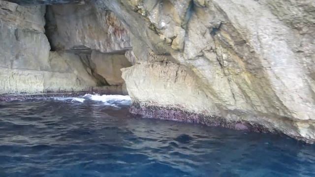 Malta's famous Blue Grotto смотреть онлайн