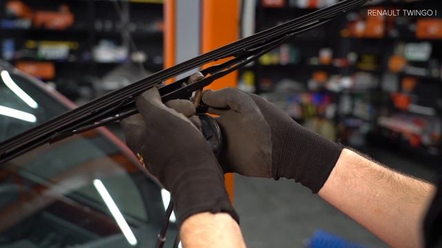 Kaip pakeisti valytuvai RENAULT TWINGO 1 (C06) [AUTODOC PAMOKA] смотреть онлайн