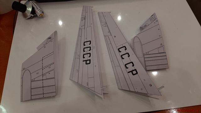 Ту-154. Модель из бумаги. 1:100 смотреть онлайн