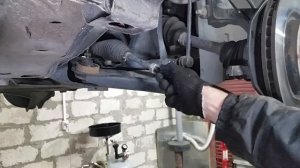 Nissan Qashqai 2015 год 1,6  diesel. Замена сайлентблоков переднего рычага, ремня генератора .