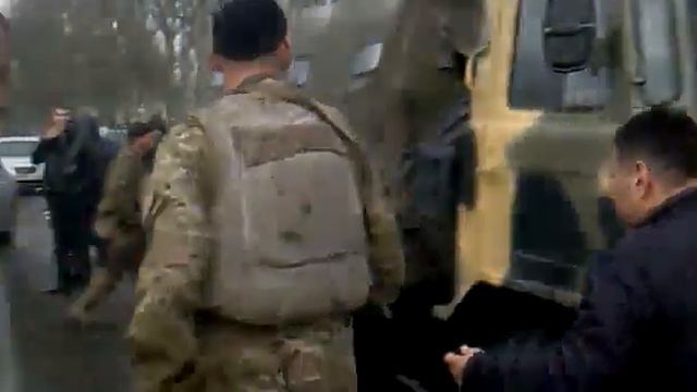 14 04 2014г Красноармейск Донецкая обл Army of Ukraine kills civilians in Donbass смотреть онлайн