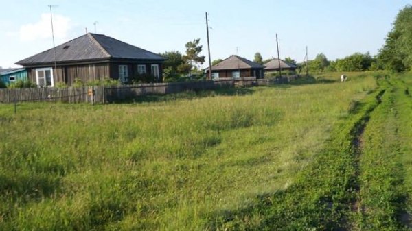 Деревня, озеро