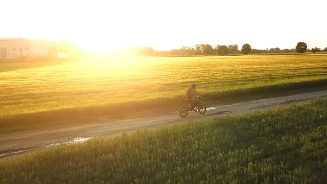 New CyberBike Beats Sur Ron in Every Spec смотреть онлайн