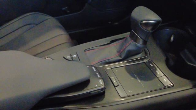 Lexus UX 250h 2020 какой он новый Гибрид от Лексуса?