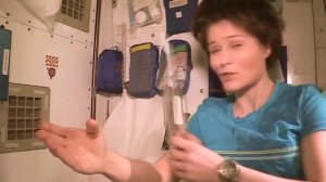 Как моются космонавты на орбите