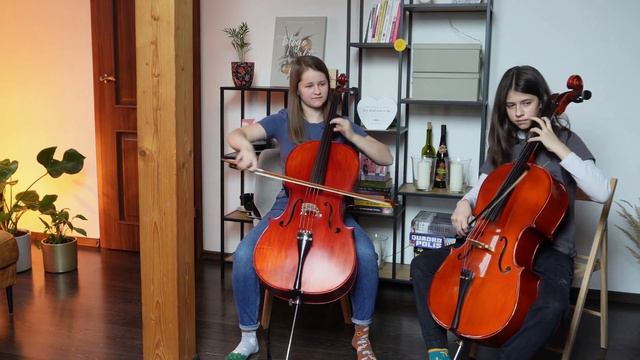 A może gra na wiolonczeli ? :) смотреть онлайн