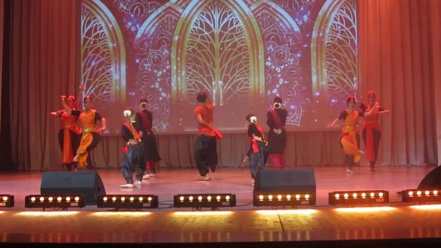 MVI 1510. Ансамбль индийского танца «Индивара» - "Пранавалая́ (Защитница Вселенной)" Фрагмент танца смотреть онлайн