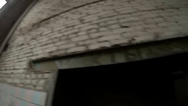 Заброшенный гараж для спецтехники смотреть онлайн
