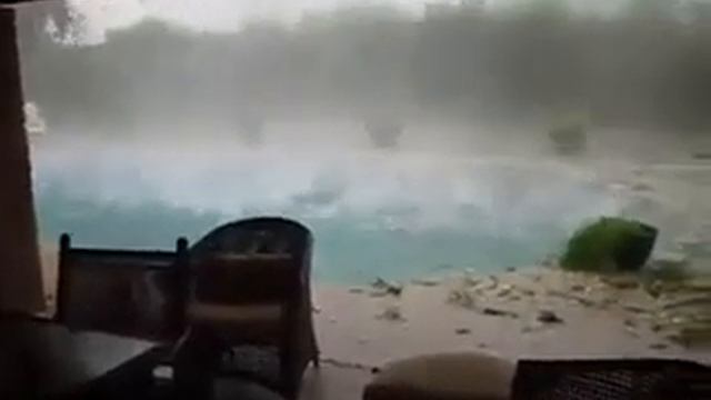 Ужасный град смотреть онлайн