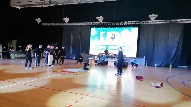 Oneway Bboys vs Dre, Moon, Paliu | Crew vs Crew | Qualifiers | Cupa României la Breaking смотреть онлайн