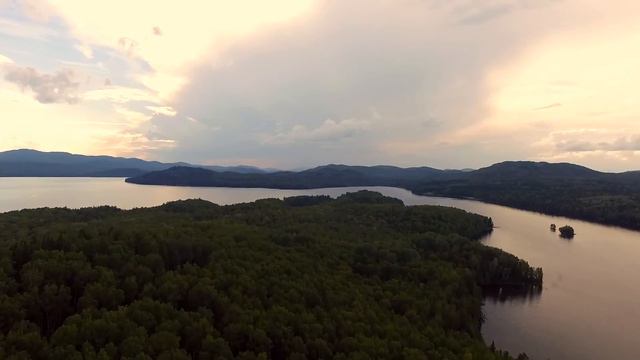 Озеро Тиберкуль c квадракоптера смотреть онлайн