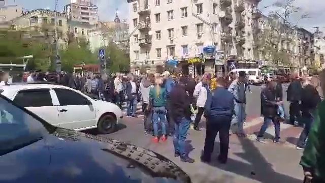 ko info - перекрытие дороги на Шота Руставели (Олег Серветник) смотреть онлайн