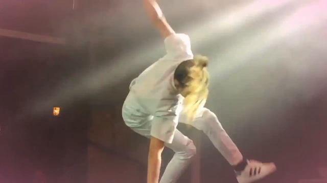 Катя Адушкина танцует с Ольгой Бузовой!ШОК!!! смотреть онлайн