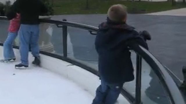 Chicago Dylan skating AA fall down смотреть онлайн