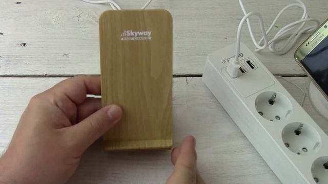 Быстрая беспроводная зарядка для флагманов iPhone и Samsung (от SKYWAY) смотреть онлайн