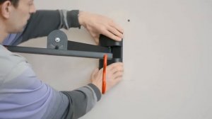 Установка кронштейна для велосипеда.