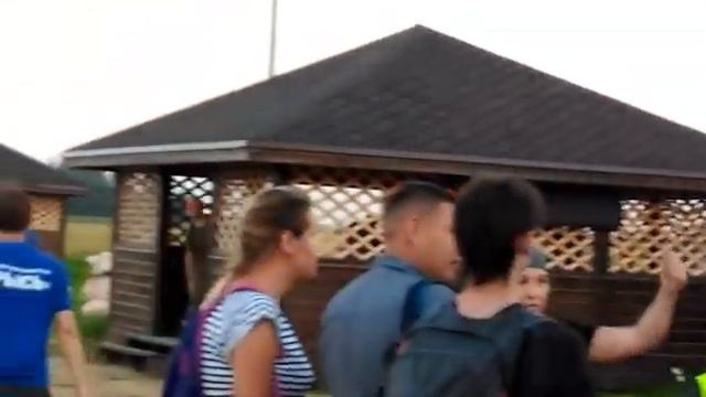 Для осмотра местности к поискам пропавшей привлекли вертолет смотреть онлайн