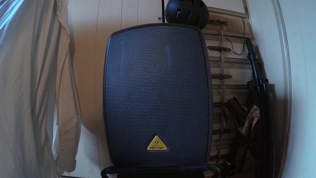 Behringer Speaker recorded with Zoom Q2n through Play Acoustic Pedal смотреть онлайн