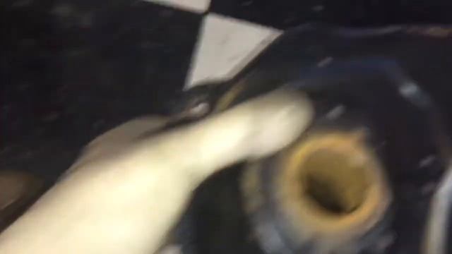 85 Honda Elite 150 rebuild part 4- Clean that tank! смотреть онлайн