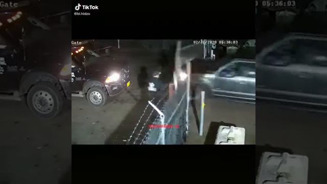 У меня на жопе вышел прыщ!!! смотреть онлайн