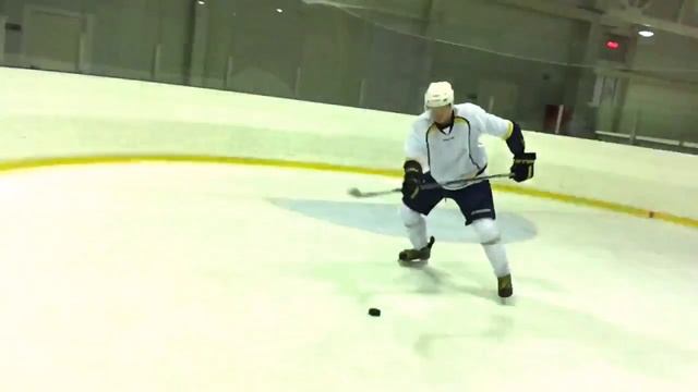 хоккей-индивидуально.рф. Щелчок в движении в замедленной съемке. Тренер - Садов А.А. смотреть онлайн