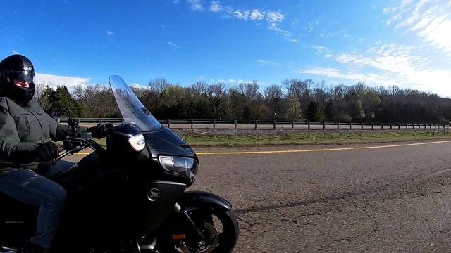 I bet this guy on a Honda GoldWing GL 1800 F6B though I was a crazy man I'm just shooting video lo смотреть онлайн
