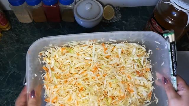 Капуста квашеная - Королева стола . И в будни и праздники хороша! смотреть онлайн