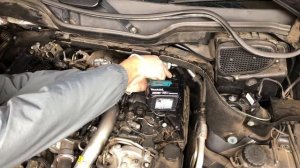 2011 Mercedes Air Filter Replacement ML350 W164 W166 OM642 - Easy DIY - ML300 ML320 OM642