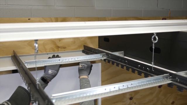 Metal Plank Ceiling Installation | METALWORKS Linear SYNCHRO Installation | ARMSTRONG CEILINGS смотреть онлайн