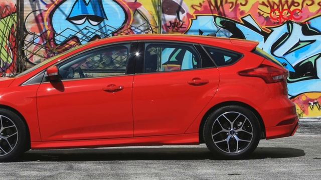 5 Detalles del Ford Focus SE Hatchback 2015 смотреть онлайн