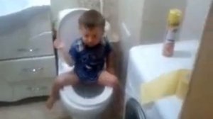 Ромка, ты покакал?