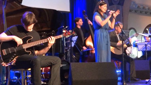 Jerry Burns and Craig Armstrong 'This Love' смотреть онлайн