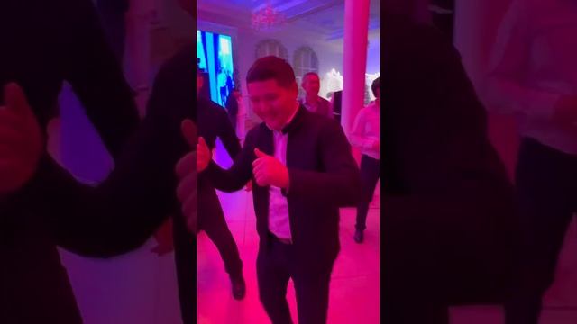 Когда пошёл на корпоратив без жены #корпоратив #безжены смотреть онлайн