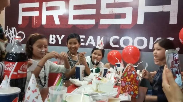 День рождение в KFC смотреть онлайн