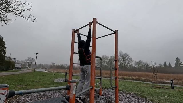 Подтягивания с дополнительным весом 20 кг. смотреть онлайн