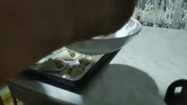 ЗАКУСОЧНЫЕ СЛОЁНЫЕ ПИРОЖКИ. смотреть онлайн