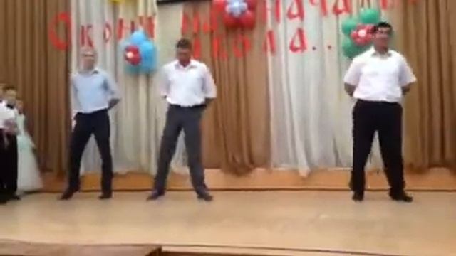 Видео вальс дети с родителями! смотреть онлайн