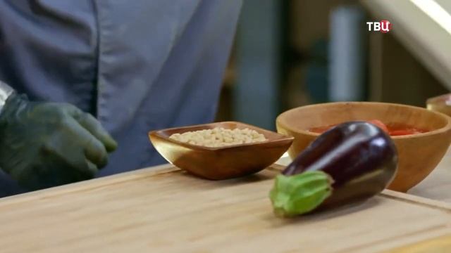Самый вкусный день #2 Татьяна Морозова и Кристиан Лоренцини. Готовим Баклажаны пармиджано. смотреть онлайн