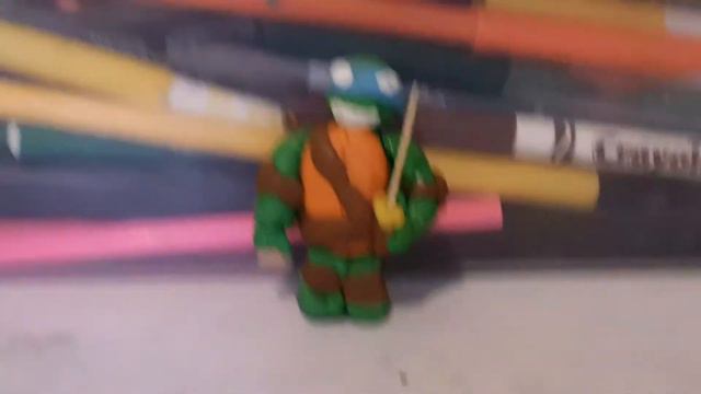 Артём Лепит показывает свои фигурки черепашек-ниндзя из пластилина 🐢🐢🐢🐢🟦🟪🟧🟥 смотреть онлайн