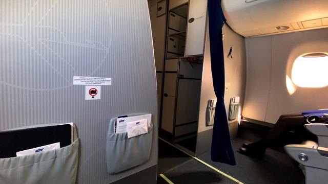 [Trip Report] LOT Polish Airlines | Business Class | E195 | London-Warsaw