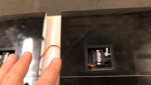 Explorer “Big Flap” servo install смотреть онлайн