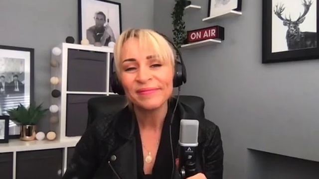 Hey Baby Bruce Channel cover Sarah Collins смотреть онлайн