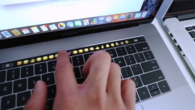 15-Inch MacBook Pro With Touch Bar Unboxing (2016) | AWRG