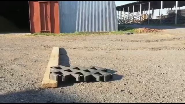 Полимерпесчаная решетка для экопарковки. смотреть онлайн