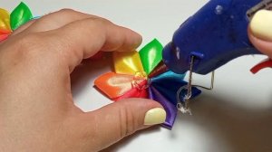 Мастер класс. Радужные цветы канзаши №2. Цветы из ленты на 2,5 см.