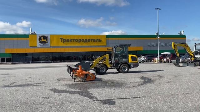 Фронтальный погрузчик Wacker Neuson WL32. Обзор погрузчика. Для стройки и коммуналки. смотреть онлайн