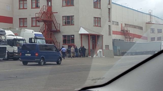 ФСБ и ФНС обыскивают Амвэй. Видео с регистратора смотреть онлайн
