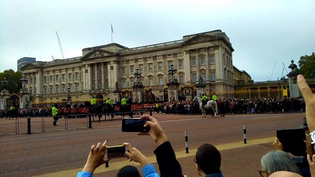 Buckingham Palace: Guard Changing Ceremony смотреть онлайн